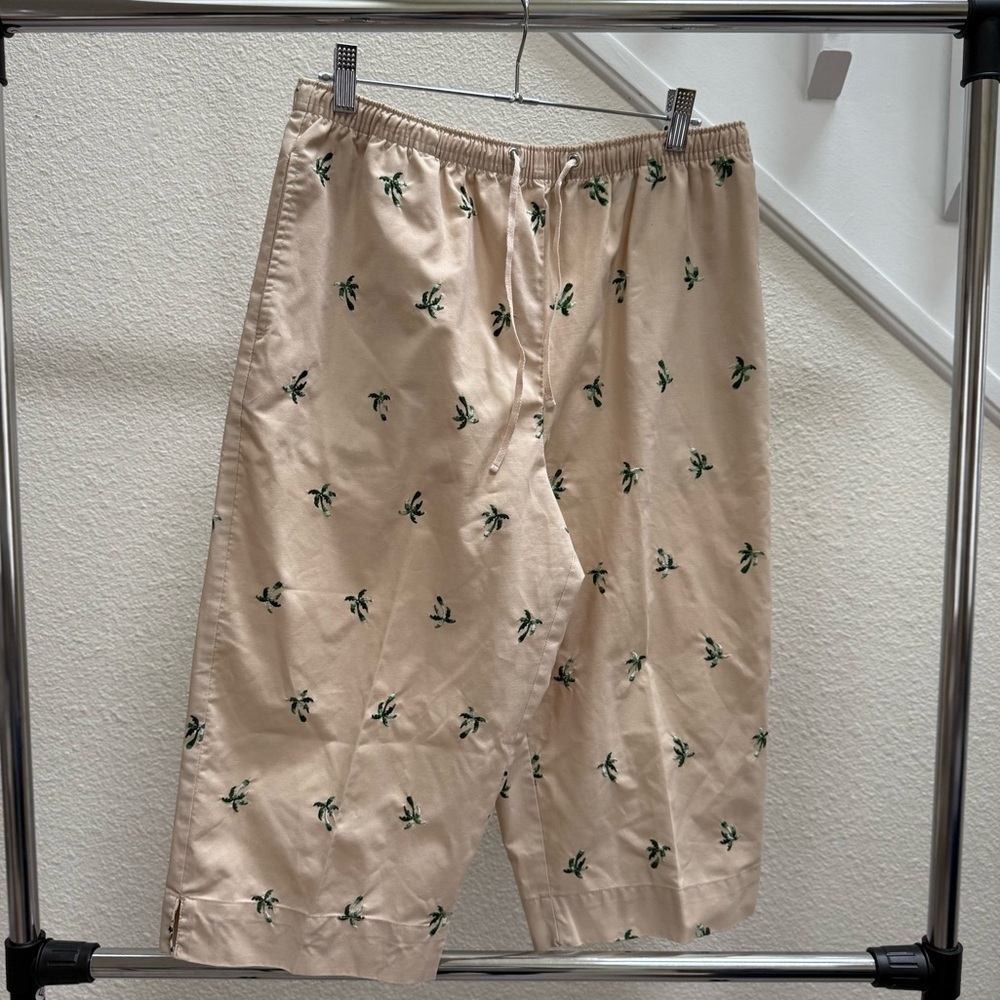 Karen Scott Beige Summer Capri Pants with Green Palm Tree Print Size Medium